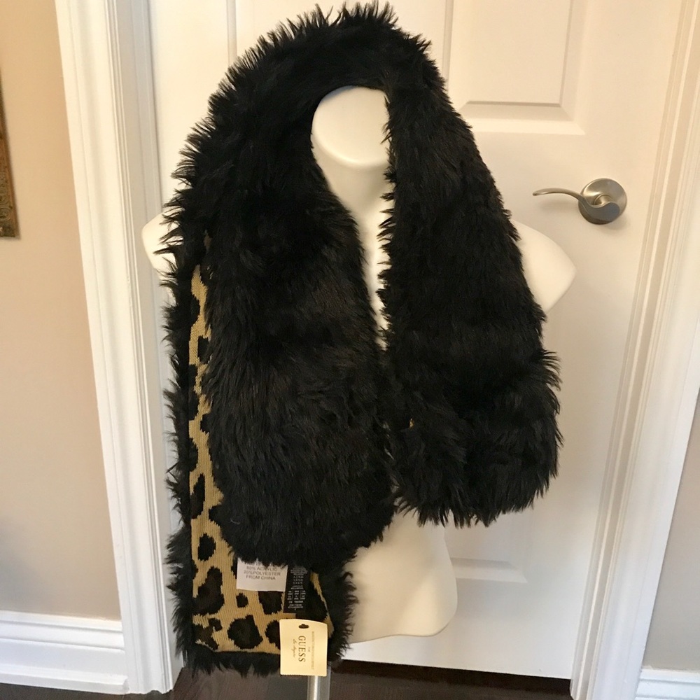 Guess Winter Scarf